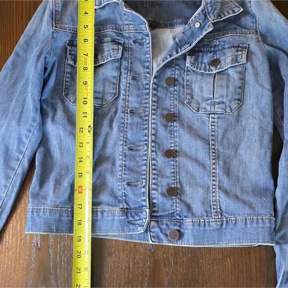 KUT from the Kloth Amelia Blue Jean Jacket Slightly Distressed Denim, Size S - Picture 6 of 7
